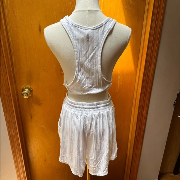 NWOT FP Movement Blissed Out Romper. Size Large - Picture 7 of 7